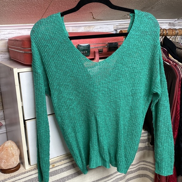 Beautiful multi wear knit sweater - Picture 4 of 7